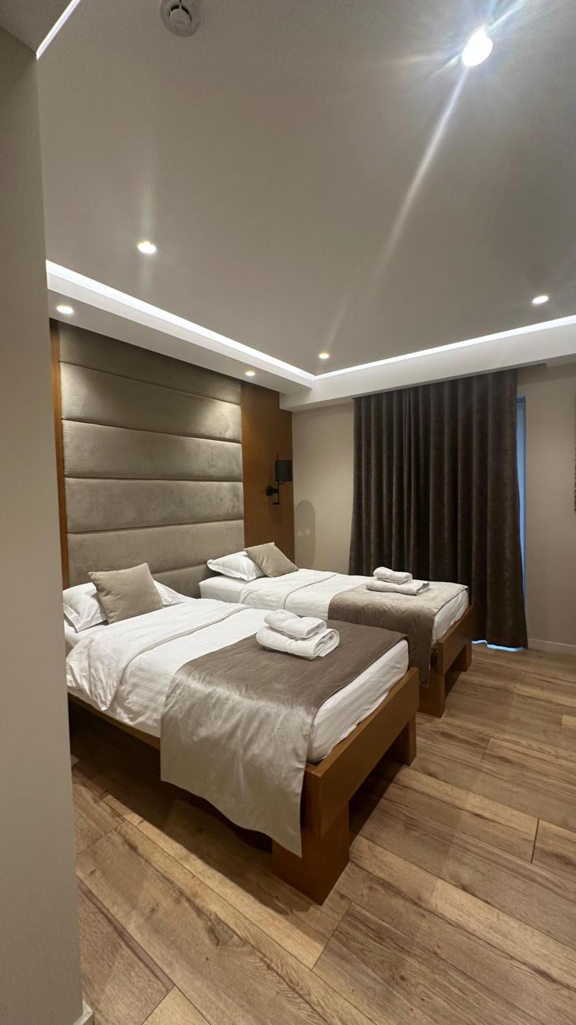 Hotel Queen Selitë e Vogël Eksteriør billede