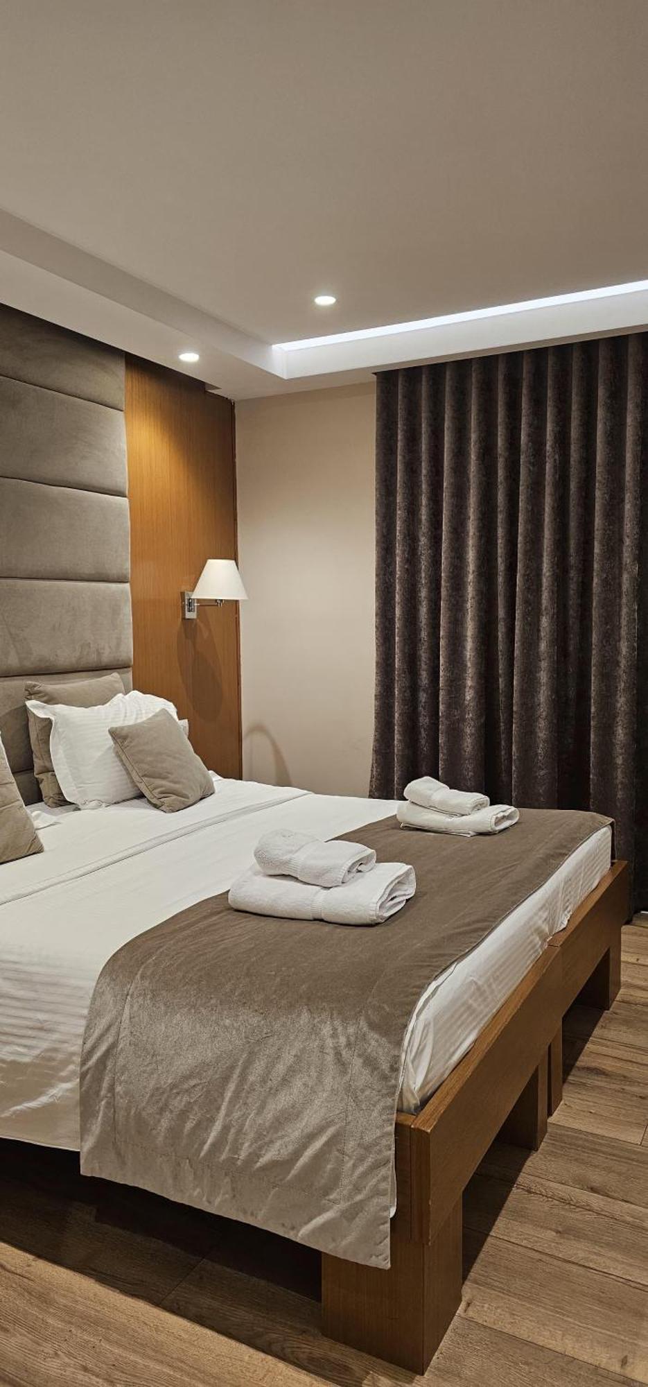 Hotel Queen Selitë e Vogël Eksteriør billede
