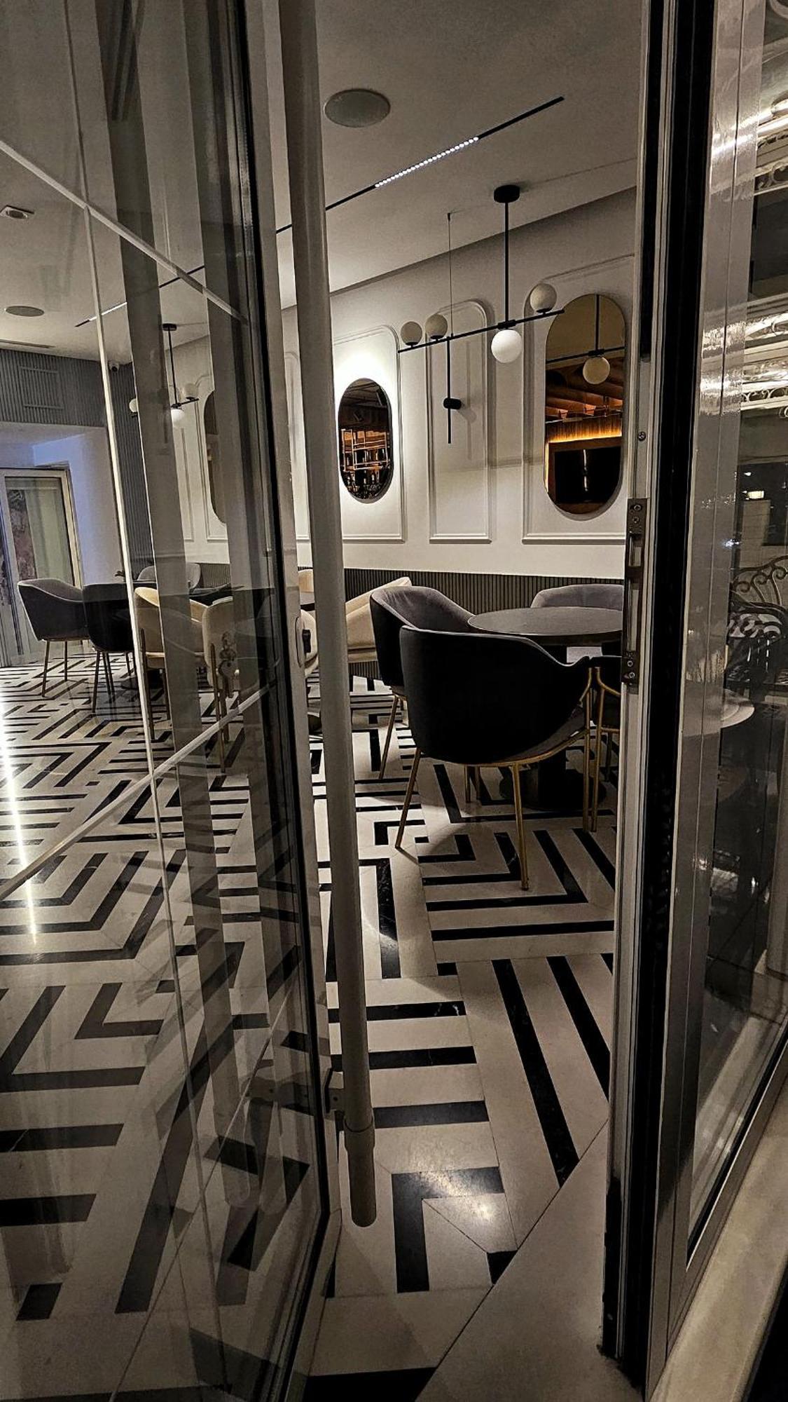 Hotel Queen Selitë e Vogël Eksteriør billede