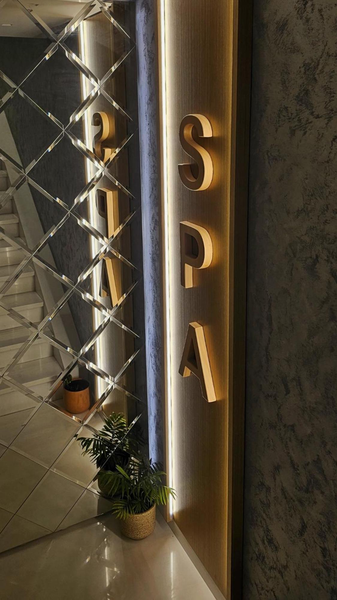 Hotel Queen Selitë e Vogël Eksteriør billede