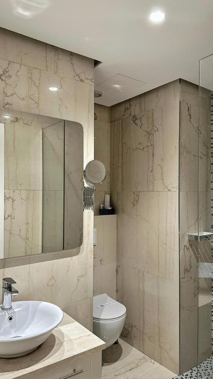 Hotel Queen Selitë e Vogël Eksteriør billede
