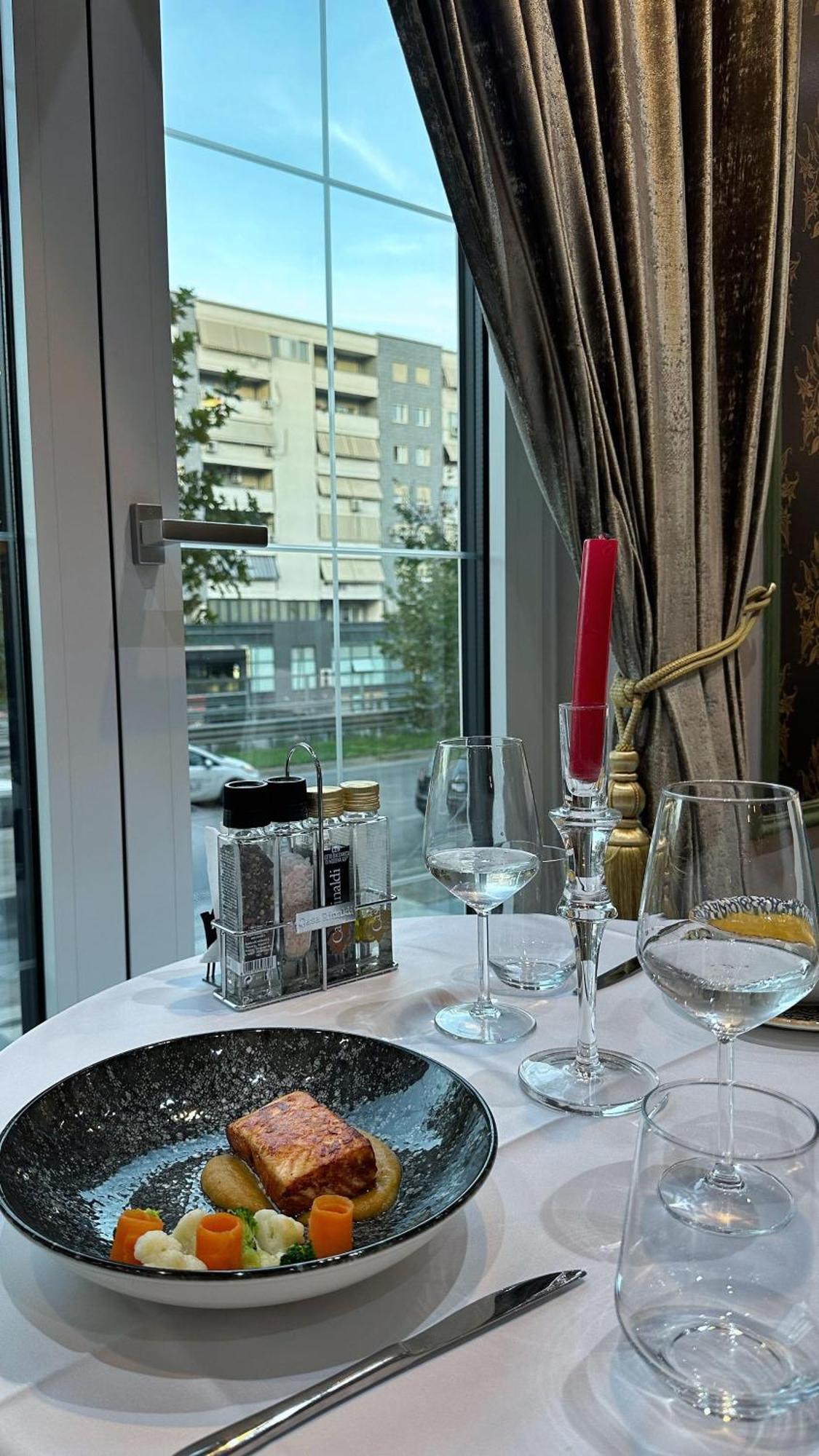 Hotel Queen Selitë e Vogël Eksteriør billede