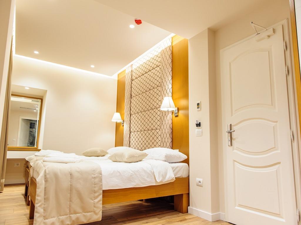Hotel Queen Selitë e Vogël Eksteriør billede
